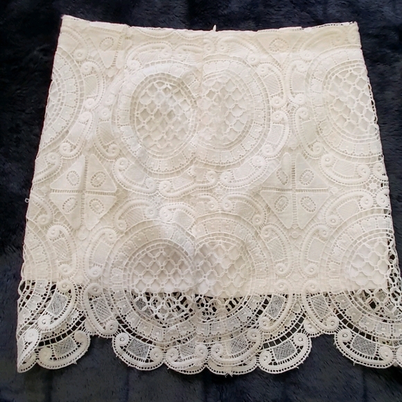 Dresses & Skirts - Skirt